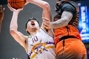 皇冠体育-费耶诺德发布备战花絮；今晨止住颓势；CBA季后赛任务艰巨；团队化学反应显著(西蒙斯CBA)